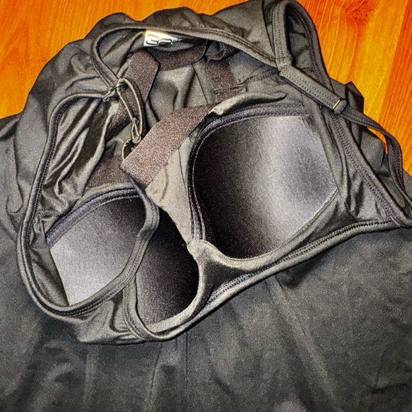 32 Degrees Cool Black and Navy Blue Bra Tank Top Bundle - Picture 6 of 8